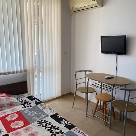דירה Студио Първа Линия С Гледка Море- Равда